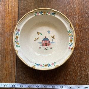 Set of 4 Soup/Cereal Bowl - Heartland 7774 Vintage
Stoneware